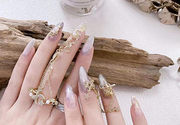 美甲新手必看：剪死皮的注意點